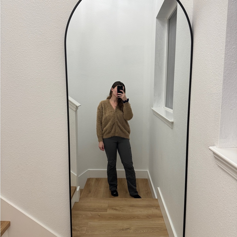 NWT Commense Fuzzy Cardigan Sweater |
Size Medium